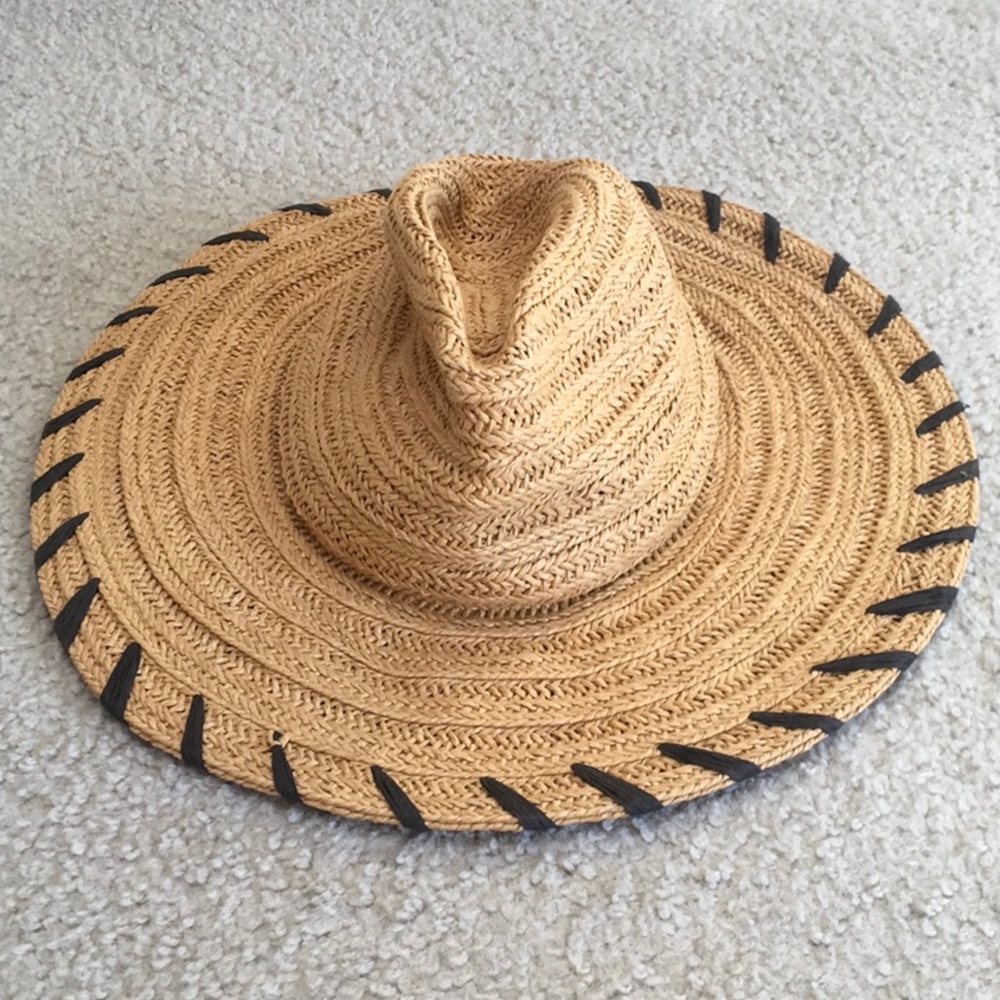 CUTE 2 TONE TAN & BROWN TRIM STRAW HAT/NEW
